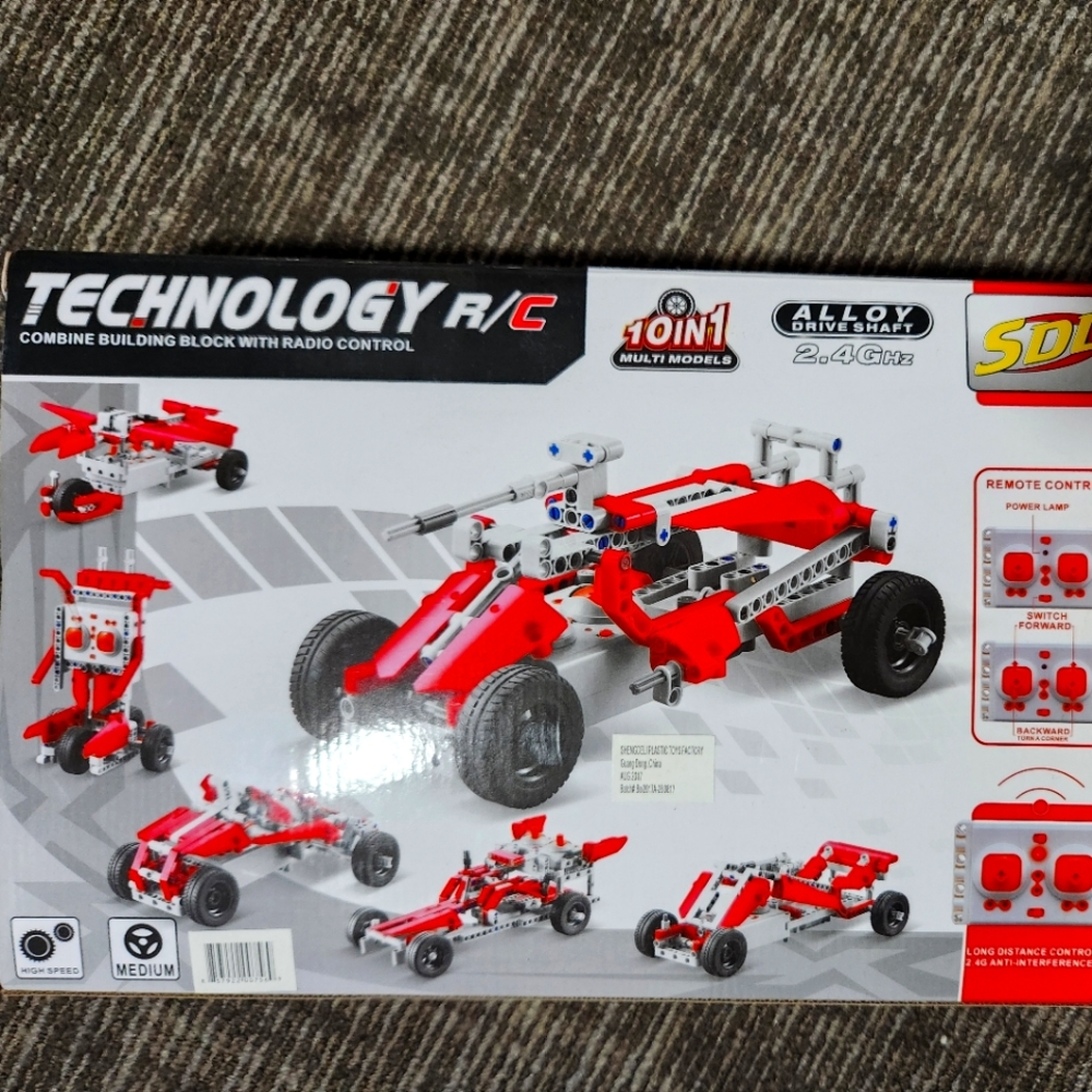 New SDL Technology R/C combine building blocks with radio control
